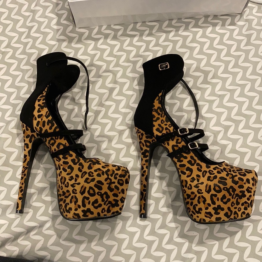 Sky high leopard pumps 8